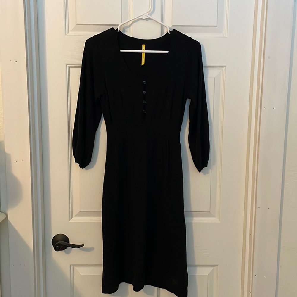 Lolë Dress
